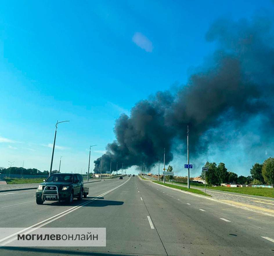 Черный дым над утренним Могилевом обеспокоил горожан — что случилось?