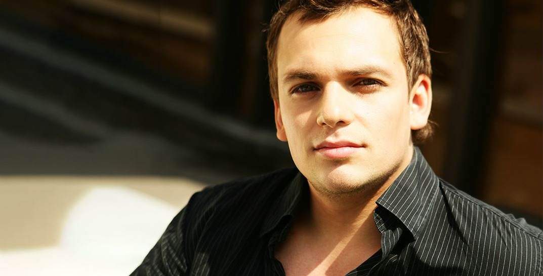 Произошла ошибка. Супруга Алексея Янина сообщила, что в больнице, где находится актер, перепутали информацию и он жив