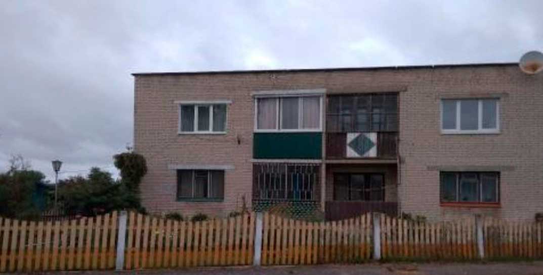 В Гродненской области на торги выставили трехкомнатную квартиру по цене смартфона. Не желаете приобрести?