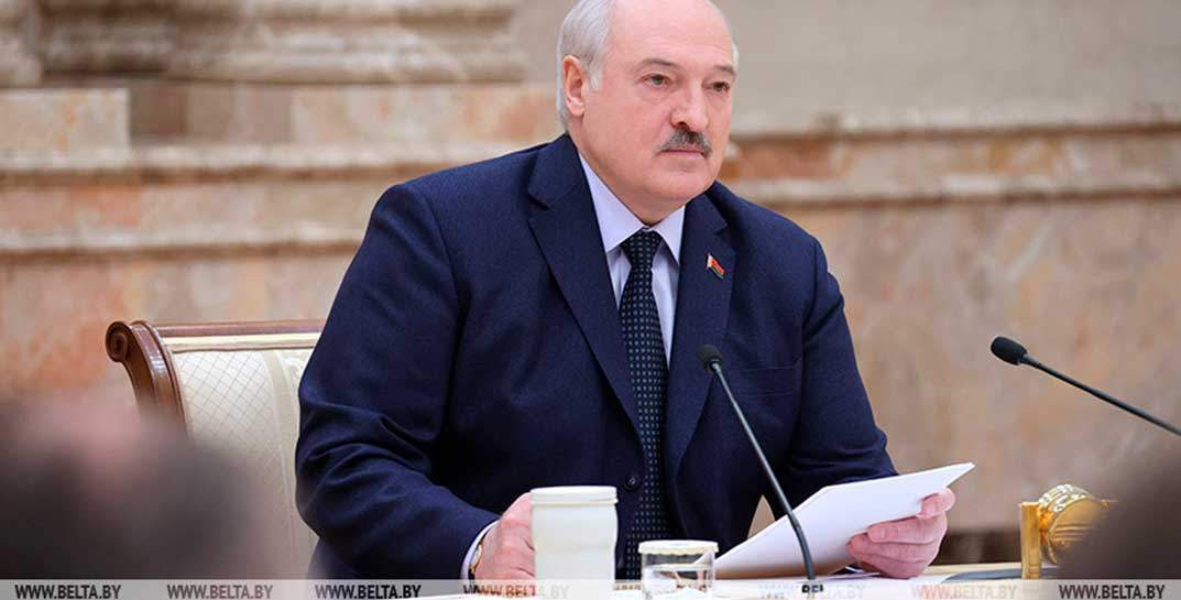 «У нас люди уже не бедные». Александр Лукашенко высказался о сборе денег в школах