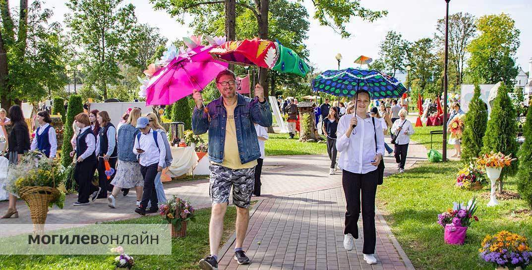 Яркий праздник в Подниколье собрал на одной площадке юные дарования со всей Беларуси — посмотрите, как это было