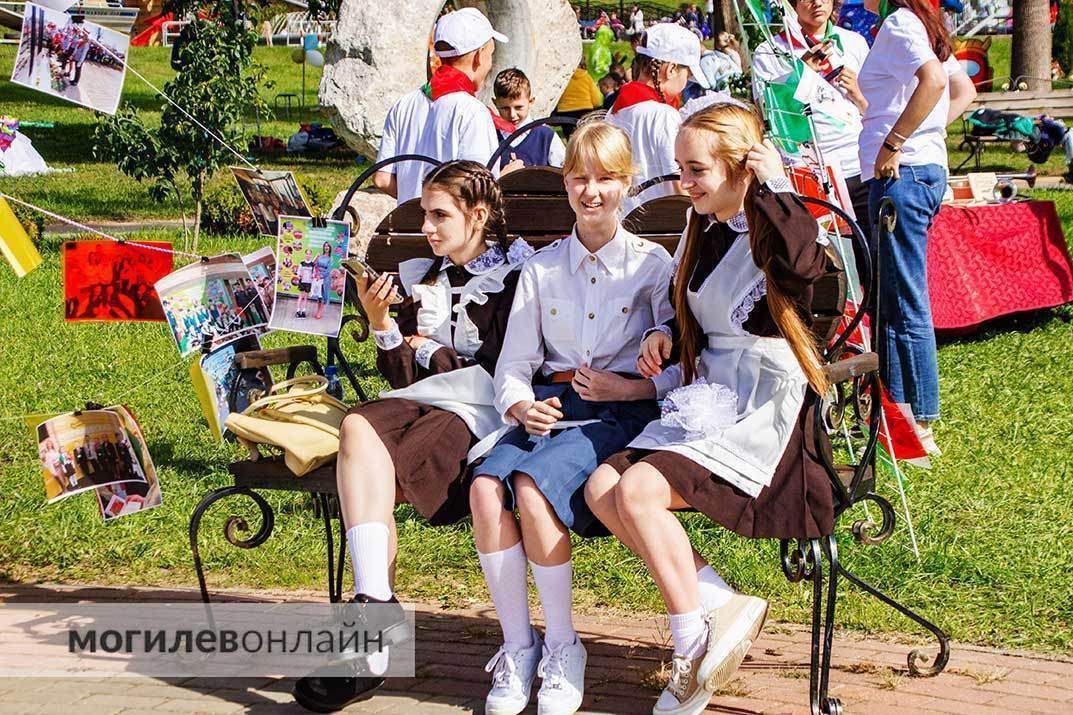 Яркий праздник в Подниколье собрал на одной площадке юные дарования со всей Беларуси — посмотрите, как это было