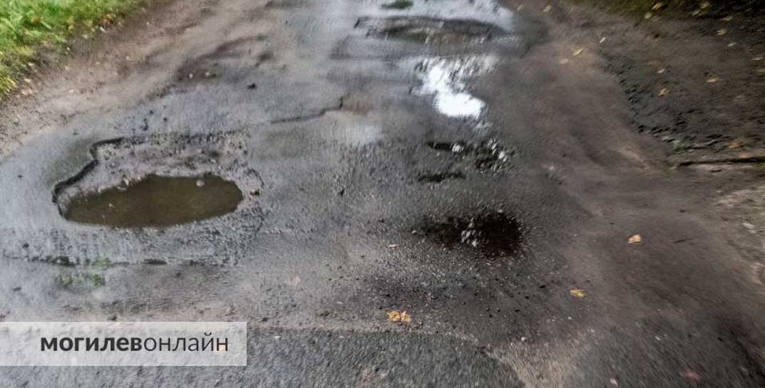 На Витебском проспекте поменяли трубы и уложили новый асфальт у дома № 50, но… повезло не всем подъездам