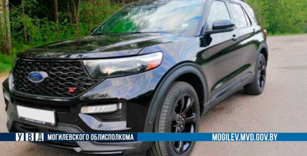 Могилевчанин отдал автомобиль на полировку, а забрал поцарапанным и помятым — на нем катался мастер