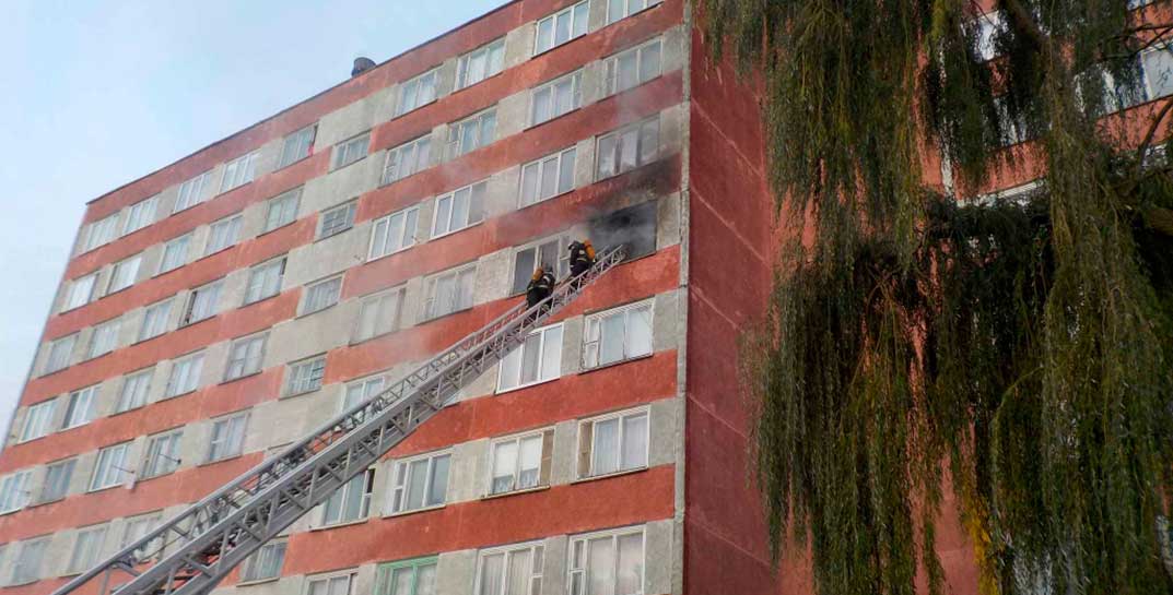 Горело общежитие в Бобруйске — два человека спасены, пять эвакуированы