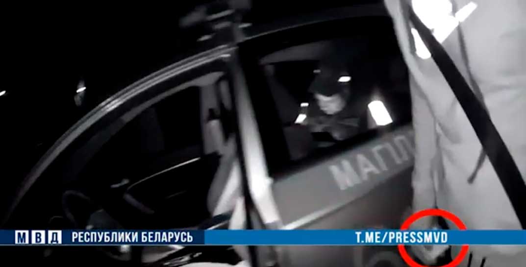 «30 000 российских рублей — и я просто сплю тут»: в Могилеве судили водителя, который пытался дать взятку сотрудникам ГАИ