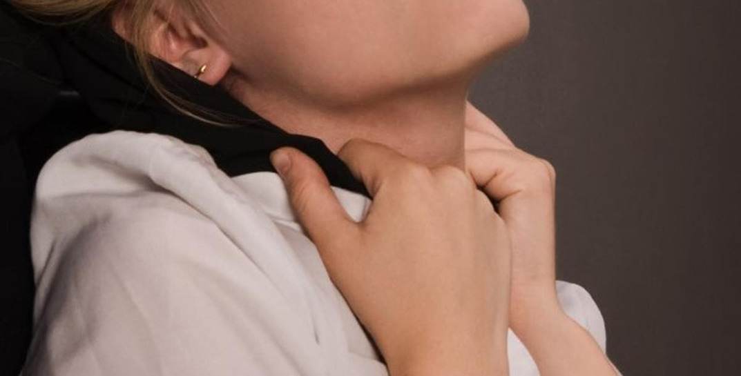 В Слонимском районе отец душил 12-летнюю дочь — девочку спас одноклассник