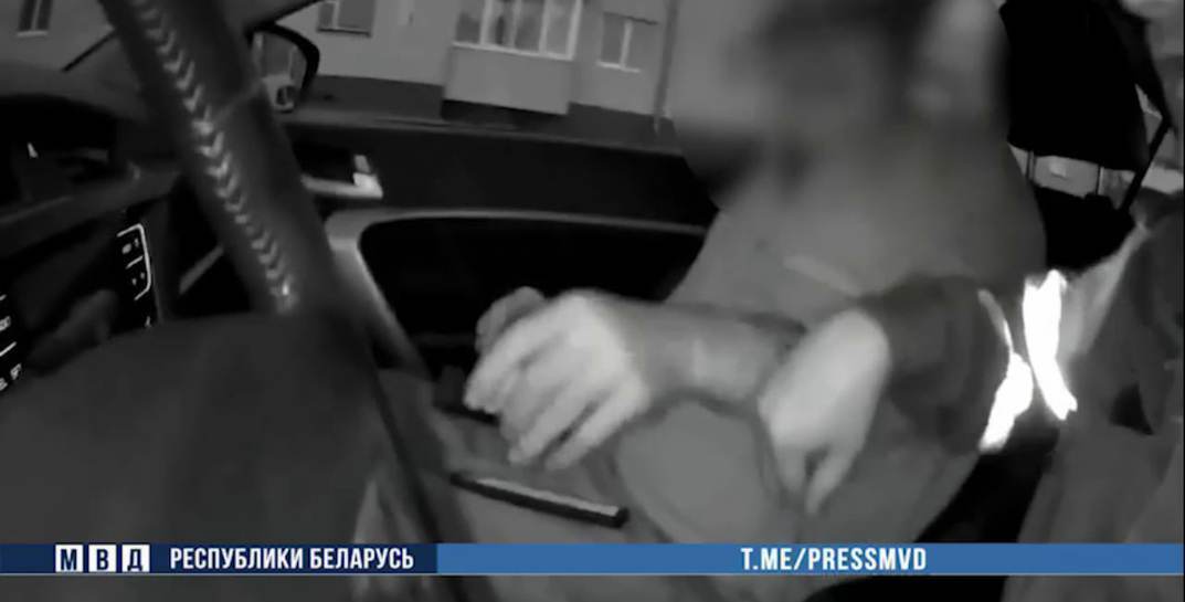 В Белыничах пьяный водитель пытался дать взятку в 200 долларов сотруднику ГАИ — безуспешно