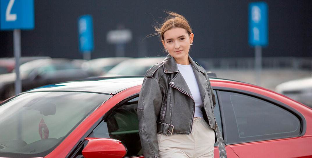 «Подарили»: 21-летняя гродненка честно рассказала, откуда у нее BMW 328I M3-LOOK