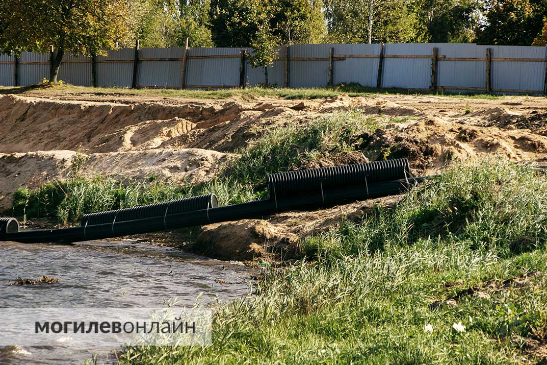 «Птичий остров» убрали, но до окончания работ на Святом озере далеко. Что делают сейчас?