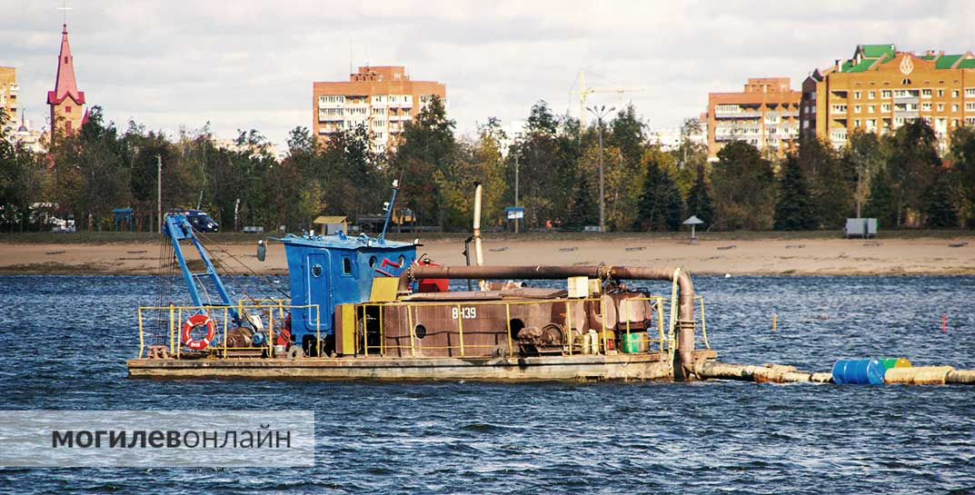 «Птичий остров» убрали, но до окончания работ на Святом озере далеко. Что делают сейчас?