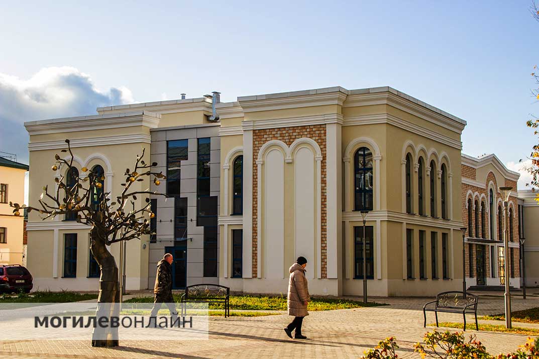 По Ленинской в Могилеве почти достроили синагогу. А точнее — многофункциональный Еврейский центр