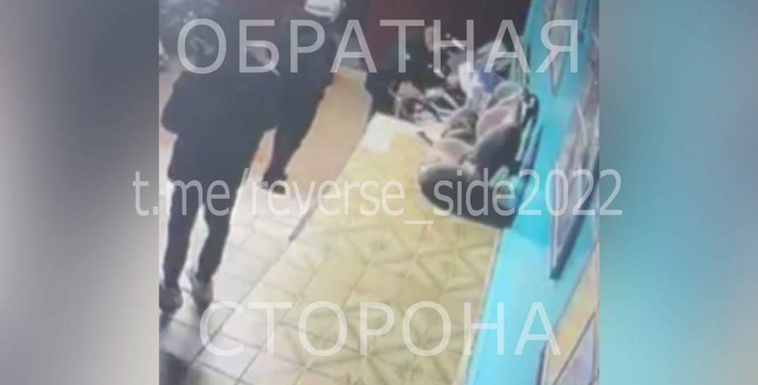 В Белыничах подросток от нечего делать поджег коляску в подъезде — вспыхнул серьезный пожар, в котором пострадала 11-летняя девочка, у нее ожоги 70% тела