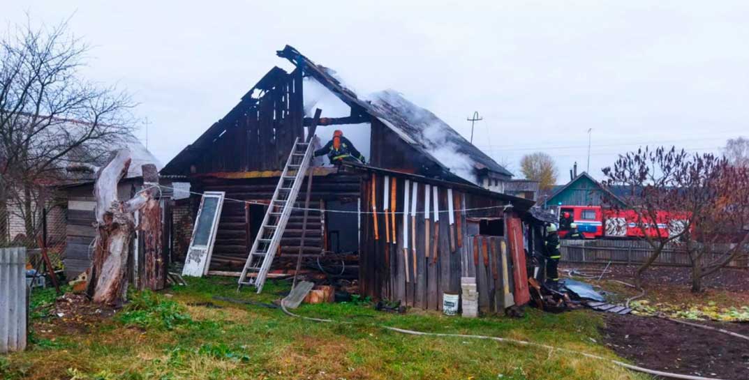 За сутки в Могилевской области произошло два пожара — в Кричеве горел дом, в Могилеве — гараж
