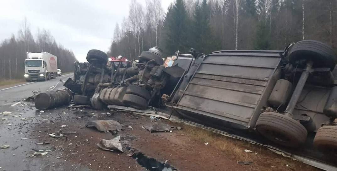 В страшной аварии в России погибли два дальнобойщика из Беларуси