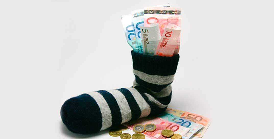 Украли 10 тысяч долларов и спрятали в носок: в Гомеле задержали «гастролеров», которые обманули пенсионера из Бобруйска