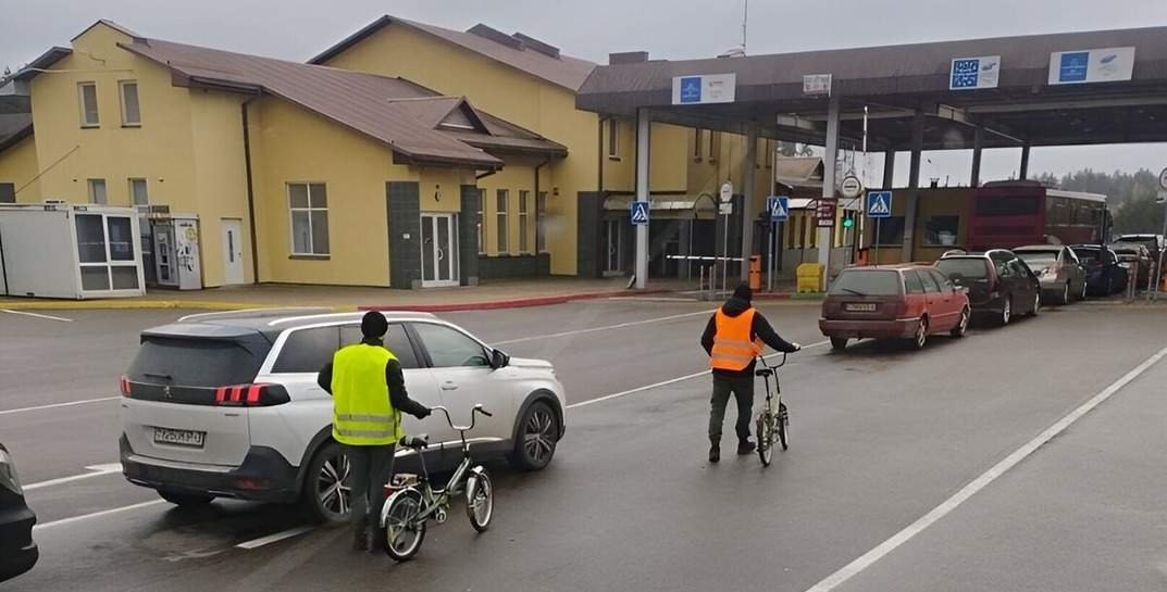Велосипеды приравняли к авто на въезде в Литву. Теперь двухколесный транспорт стоит в одной очереди с машинами