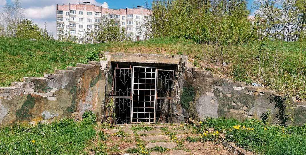 Почти бункер — в Бобруйске на аукцион выставили необычный подземный офис