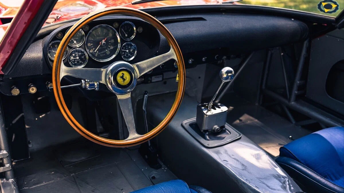 Ferrari 1962 года продали на аукционе за 50 миллионов долларов — он стал самым дорогим автомобилем в мире