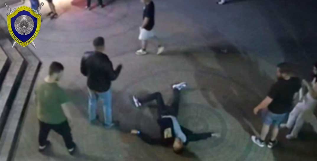 Житель Кобрина во время конфликта в ночном клубе получил удар в лицо и ударился о тротуар — дело закончилось тяжелой травмой головы