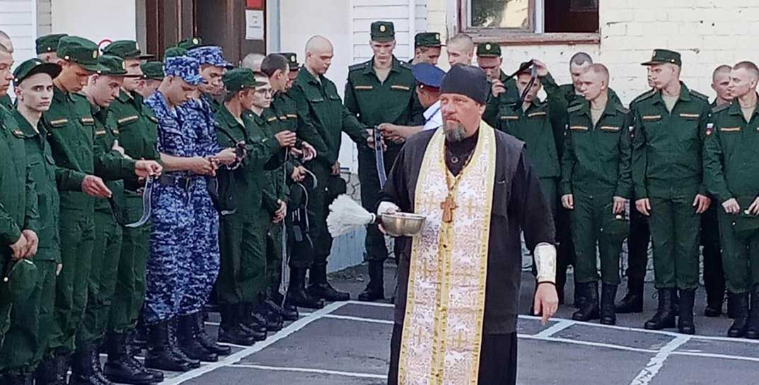 В белорусской армии появились инструкторы «по работе с верующим личным составом»