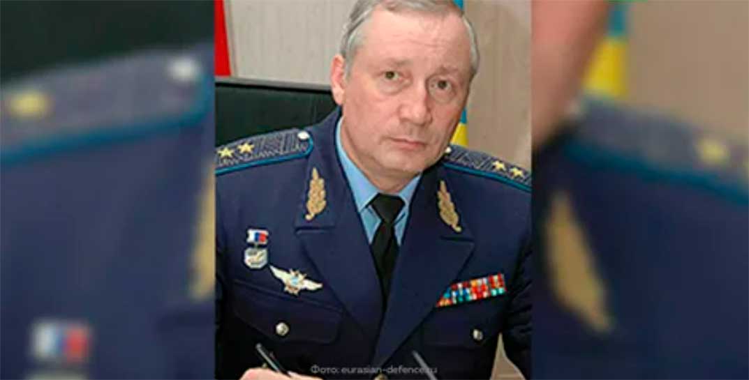 В Ставропольском крае загадочно умерли бывший командующий армией и его жена. СМИ пишут, что погибший генерал имел доступ к секретной документации