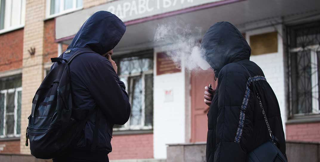Житель Гродно принуждал несовершеннолетнего к сексу в качестве платы за вейпы
