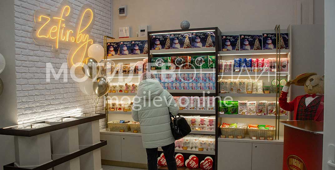 Отличная новость для любителей сладкого. В Могилеве открылся новый фирменный магазин фабрики «Красный Пищевик»