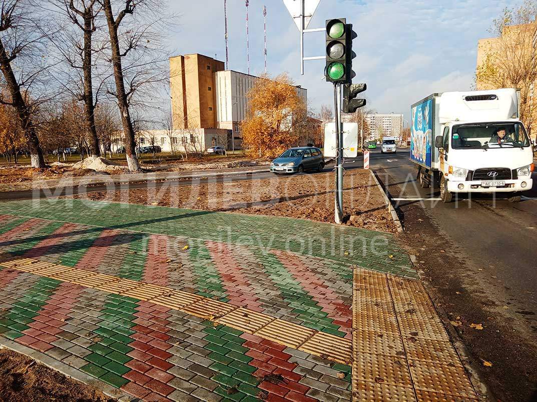 На перекрестке проспекта Димитрова и улицы Мовчанского изменили схему движения — теперь здесь удобный выезд