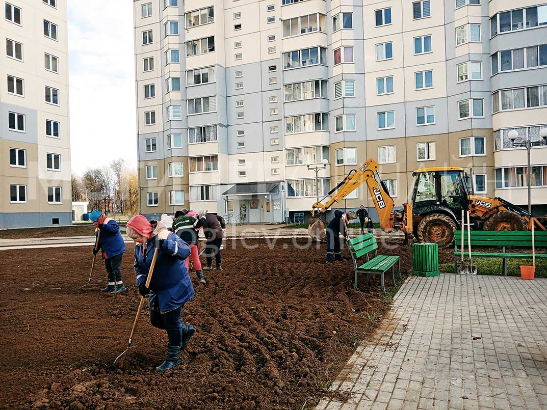 Совсем скоро откроется новый детский сад на Стасова-Гришина. Сейчас продолжается благоустройство территории
