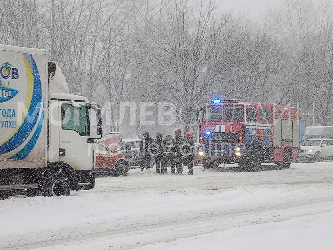 Сразу две аварии произошли возле завода «Электродвигатель» на Королева