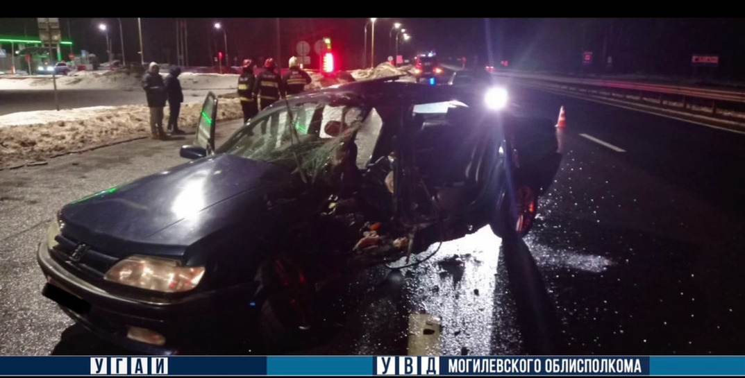 В Осиповичском районе столкнулись два автомобиля — один из водителей погиб