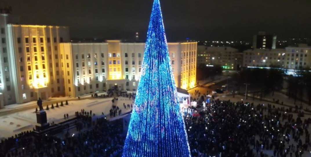 Завтра в Могилеве торжественно зажгут главную елку города