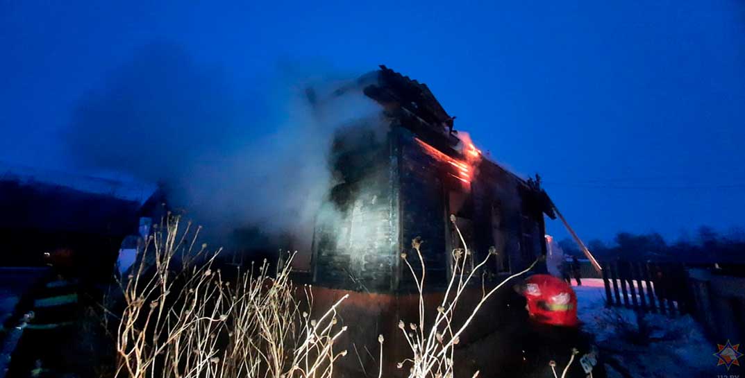 Страшный пожар ночью под Могилевом: полностью сгорел дом, погиб хозяин