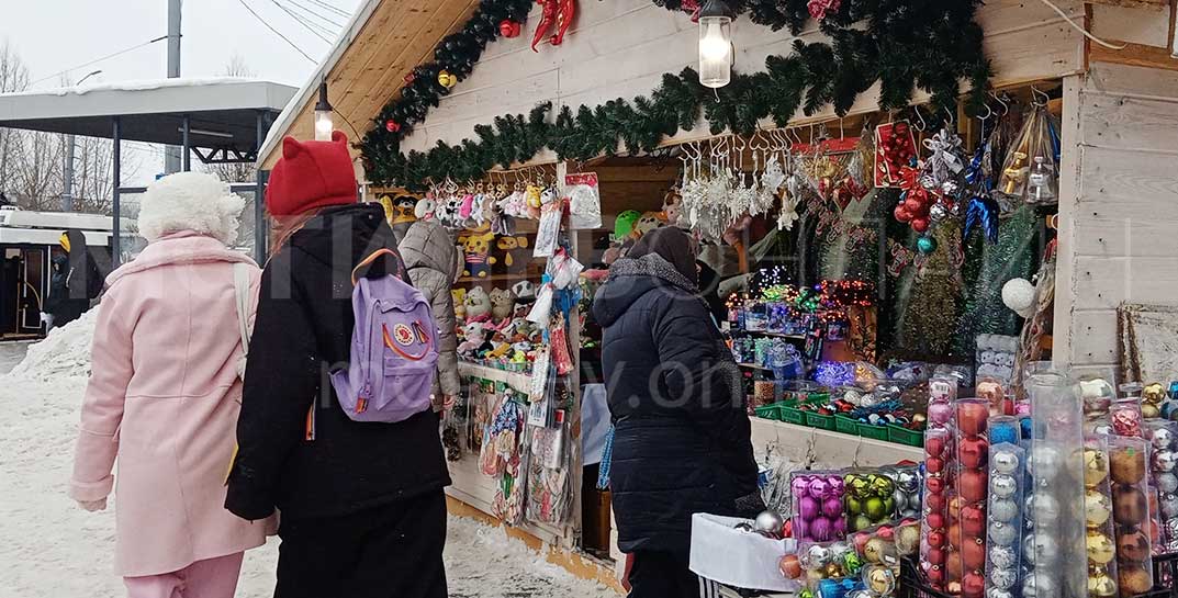 Новогодние ярмарки в Могилеве: елки есть, а где настроение?