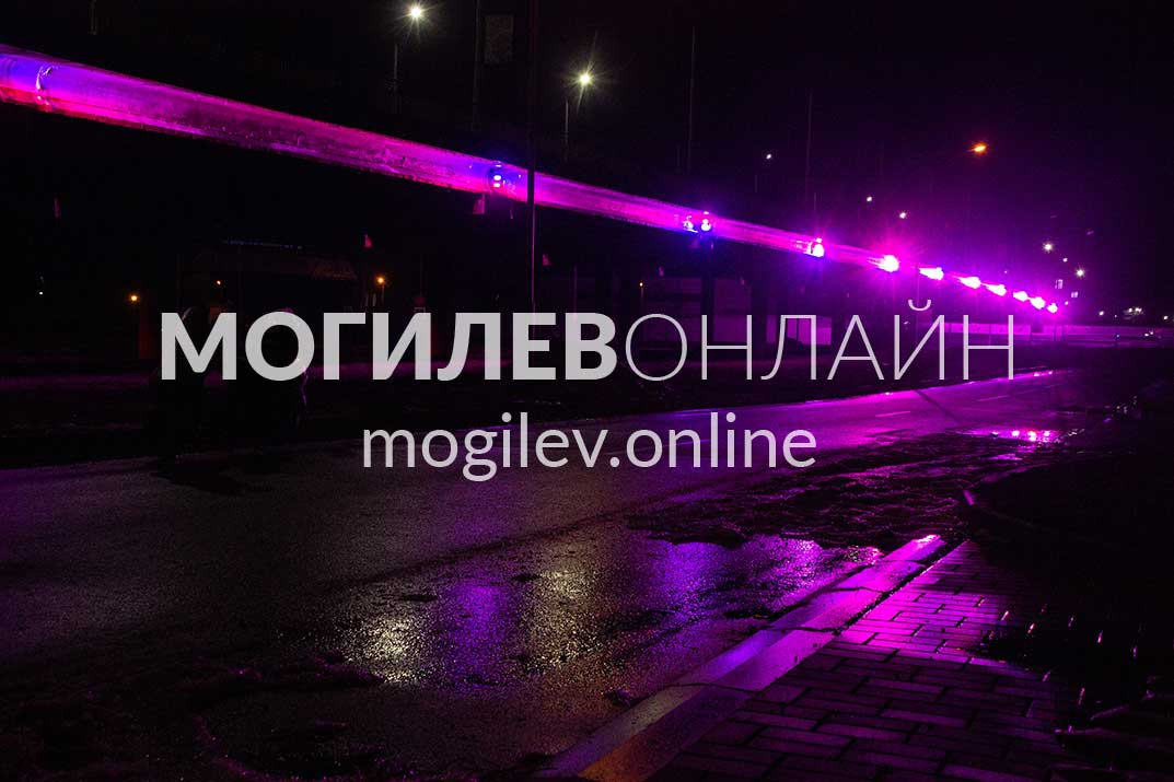 Праздничная подсветка моста в микрозоне Стасова-Гришина
