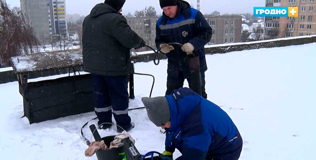 В Гродно за коммунальные долги начали блокировать… канализацию
