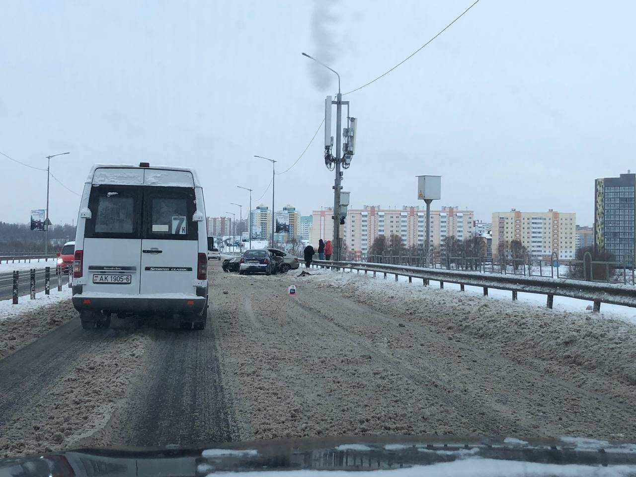 Авария на мосту в снегопад