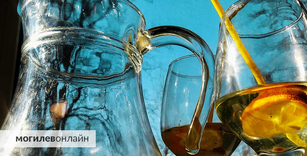Стеклянным кувшином по голове — на свадьбе под Слонимом дядя невесты напал на гостей