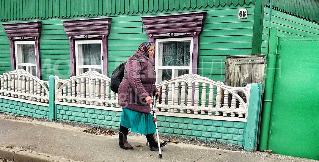 В Могилевской области пенсионерка подарила свою квартиру внучке в обмен на уход, но спустя десятки лет передумала