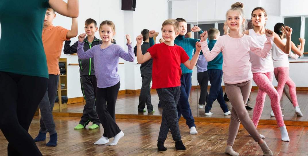 В школах появятся факультативы по танцам — дети будут изучать элементы вальса, ча-ча-ча и белорусской польки