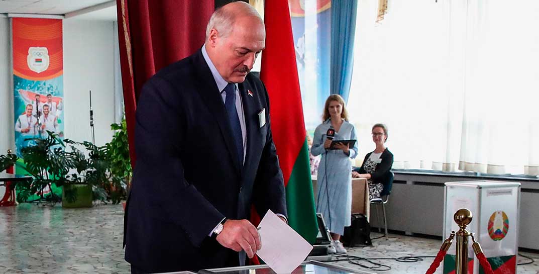 В ЦИК объяснили, как организуют голосование для белорусов за рубежом — специально для них откроют один участок в Минске
