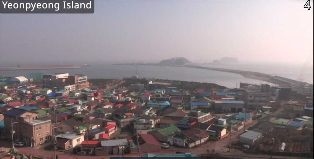 КНДР выпустила 200 снарядов в сторону Южной Кореи