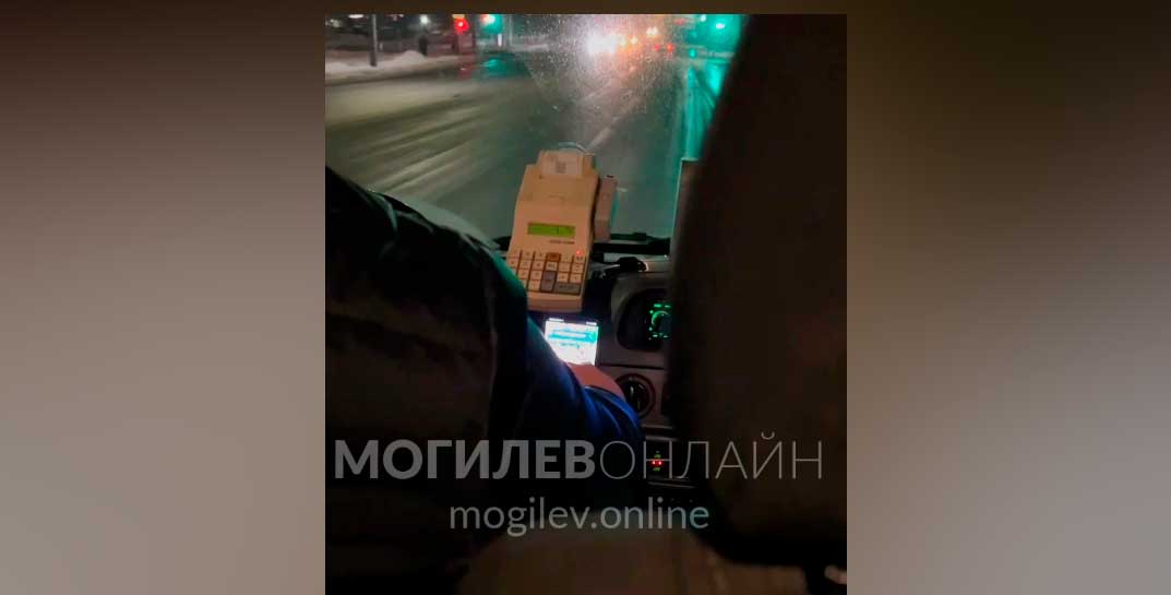 Могилевские маршрутчики — в тренде. Тикток не отпускает даже за рулем
