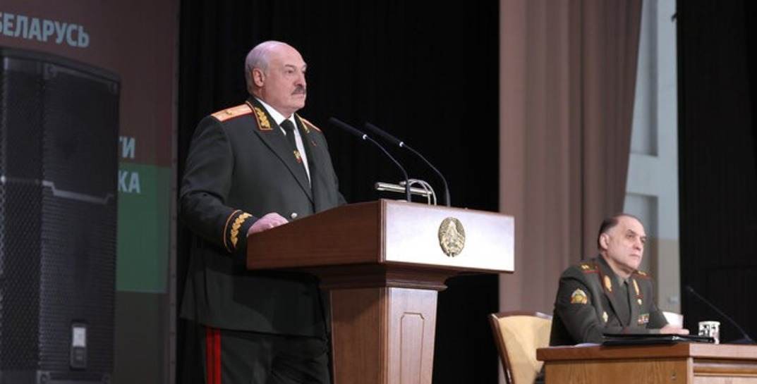 Лукашенко: На улицах должны быть патрули, вооруженные как минимум пистолетами