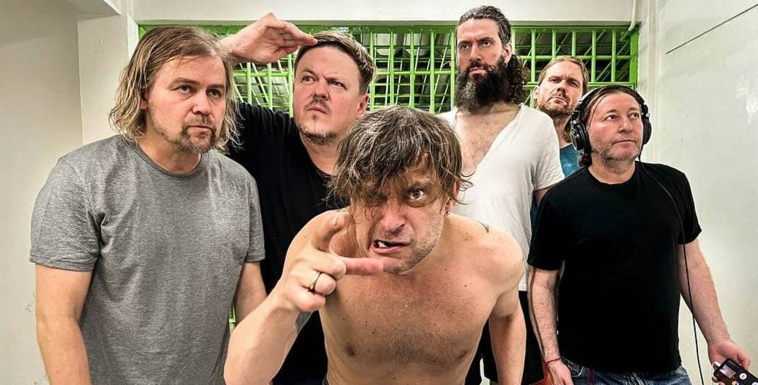 Лева из «Би-2» выложил фото и видео из тайской миграционной тюрьмы