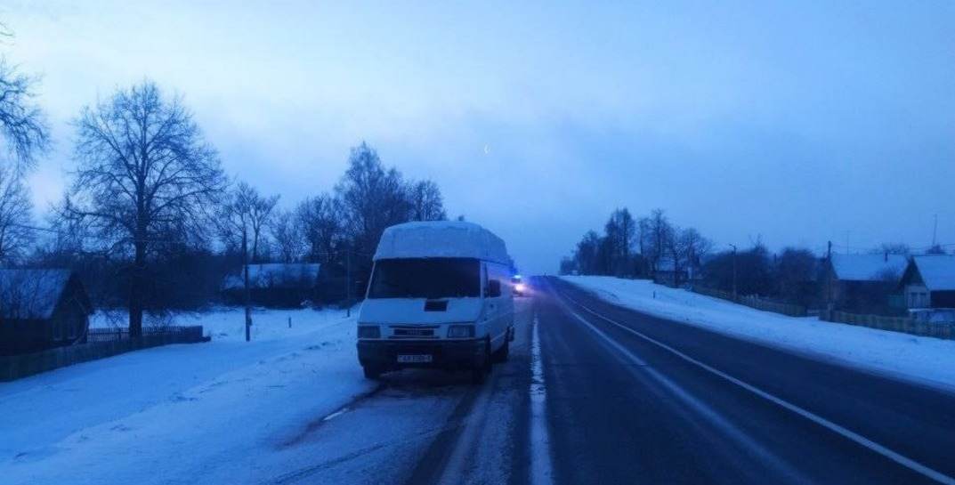 В Шкловском районе 35-летний водитель сбил пьяного пешехода, который вышел на проезжую часть прямо перед движущимся автомобилем