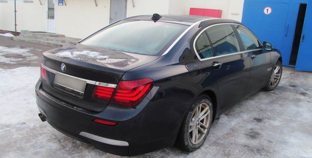В Климовичах остановили BMW с перебитым VIN и поддельными документами — оказалось, что автомобиль числится в угоне и у него есть «двойник»