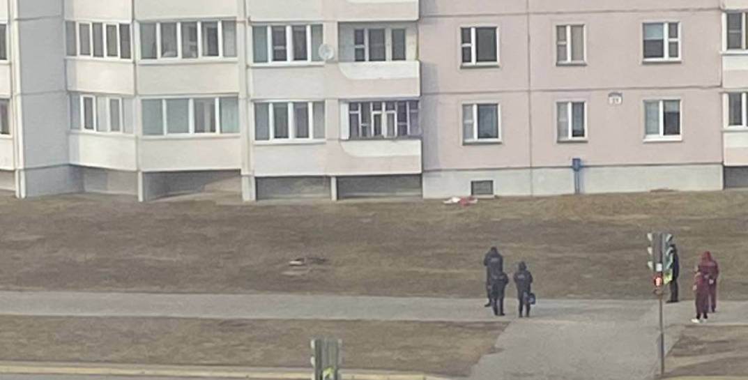 В Могилеве из окна десятого этажа выпала женщина