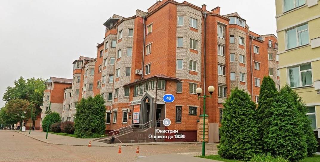 В этом доме в центре Могилева мечтали жить в 2000-х. А сейчас там продают квартиру за 105 тысяч долларов